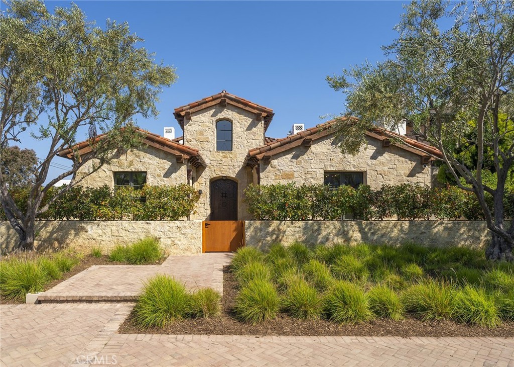 544 Aliso Avenue, Newport Beach, CA 92663