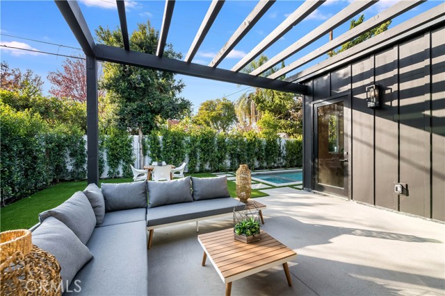 Detail Gallery Image 25 of 55 For 5323 Allott Ave, Sherman Oaks,  CA 91401 - 4 Beds | 4/1 Baths