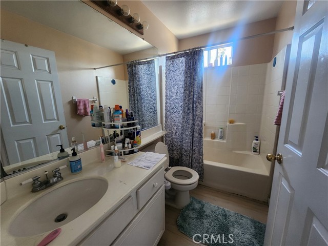 6387 Blossom Lane, Chino Hills CA: https://media.crmls.org/medias/cc42a7d3-cebb-411d-ac33-c61a04b83359.jpg