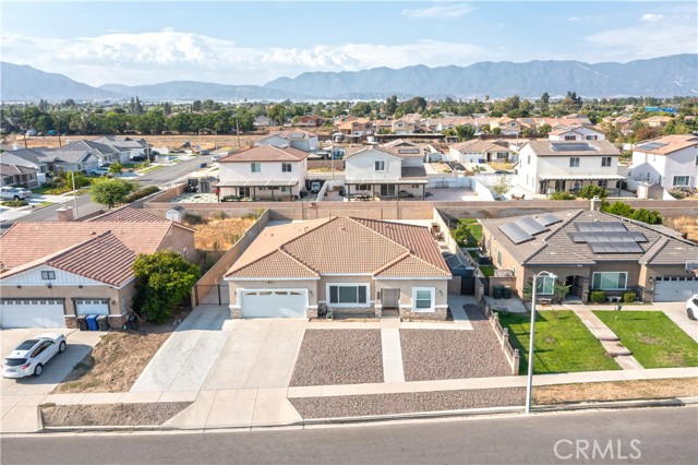 1586 W Mcwethy Street, Rialto CA: https://media.crmls.org/medias/cc43aa52-a043-4ba6-878f-b1d42960c60a.jpg