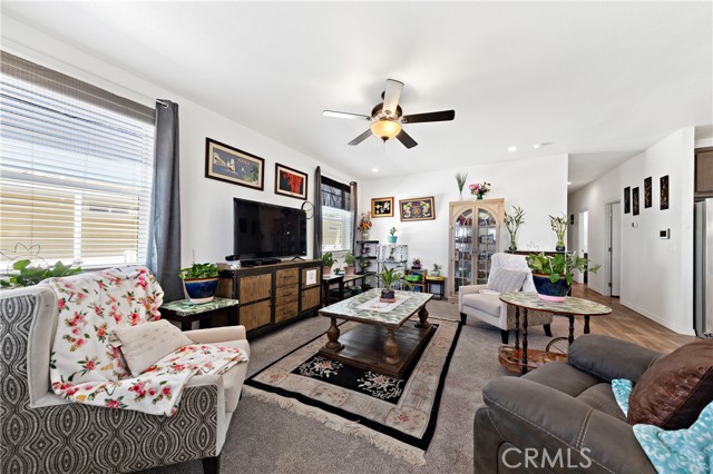 Detail Gallery Image 4 of 41 For 2205 W Acacia Ave #163,  Hemet,  CA 92545 - 3 Beds | 2 Baths