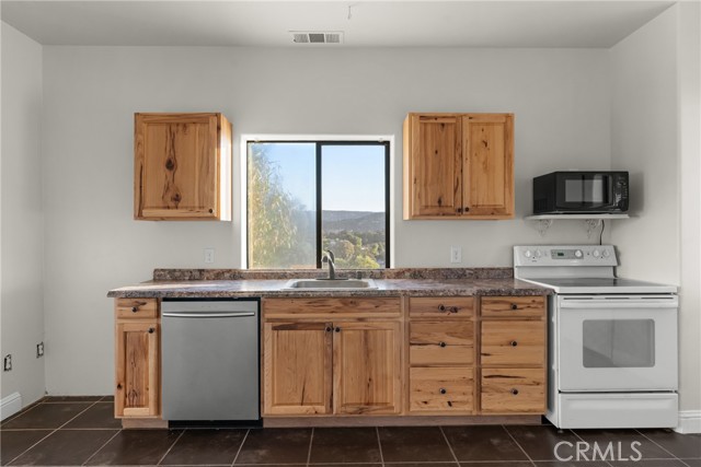Detail Gallery Image 35 of 48 For 14790 Round Mountain, Atascadero,  CA 93422 - 4 Beds | 3 Baths