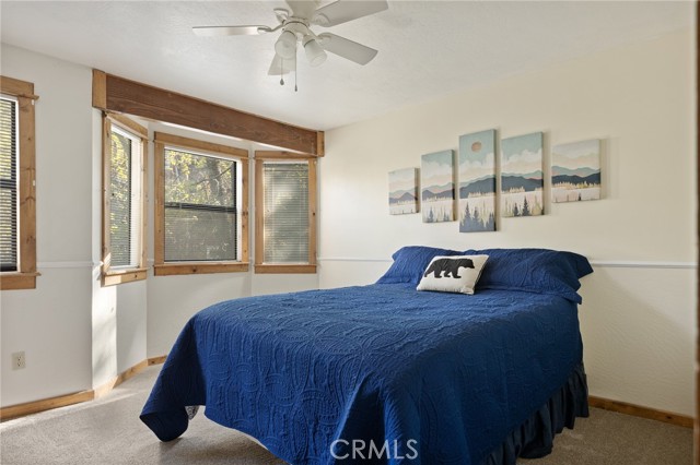 33133 Ridge Road, Arrowbear CA: https://media.crmls.org/medias/cc472dd3-ffd8-407f-b591-bdacabd99237.jpg