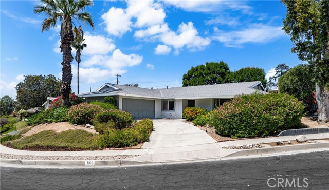 641 Casa Blanca Drive, Fullerton CA: https://media.crmls.org/medias/cc472fe5-c460-4332-aa25-38da14f40609.jpg