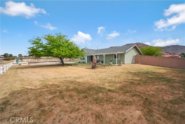 Detail Gallery Image 4 of 36 For 17133 Mesquite Rd, Apple Valley,  CA 92307 - 3 Beds | 2 Baths