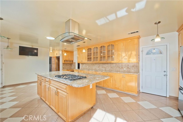 Detail Gallery Image 49 of 52 For 13608 Bassett St, Valley Glen,  CA 91405 - 6 Beds | 4 Baths