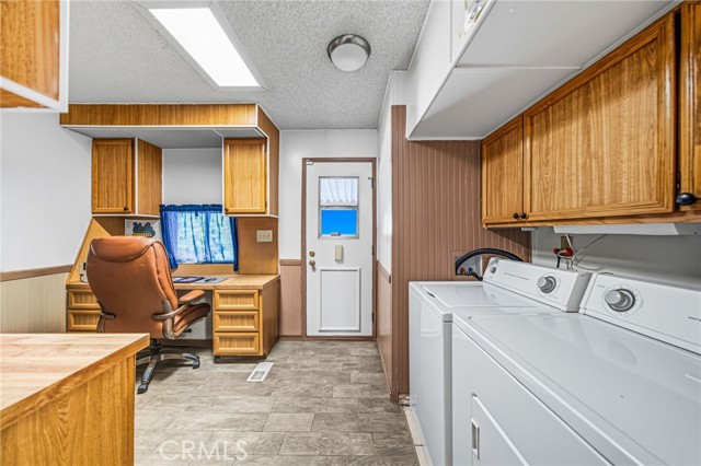 Laundry w/ built in desk