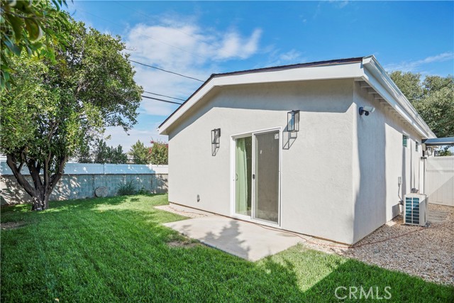 Detail Gallery Image 21 of 24 For 19027 Calvert St, Tarzana,  CA 91335 - 2 Beds | 2 Baths