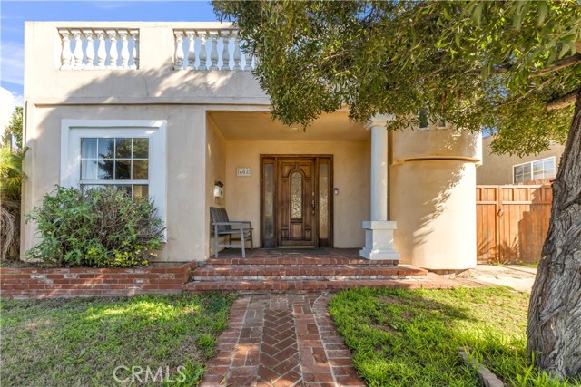 Detail Gallery Image 2 of 21 For 608 S Pacific Coast Highway, Redondo Beach,  CA 90277 - 2 Beds | 2 Baths