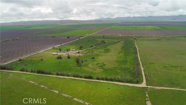 41605 Sutter Avenue, Coalinga CA: https://media.crmls.org/medias/cc4a6f94-3de0-4ba5-ab51-b51910289056.jpg