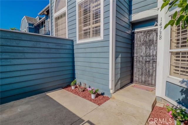 14738 Pioneer Boulevard, Norwalk CA: https://media.crmls.org/medias/cc4a98fb-de36-44bc-b063-2f3053e99f63.jpg