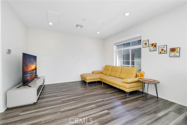 Detail Gallery Image 6 of 26 For 1003 Hudson, West Covina,  CA 91790 - 2 Beds | 3 Baths