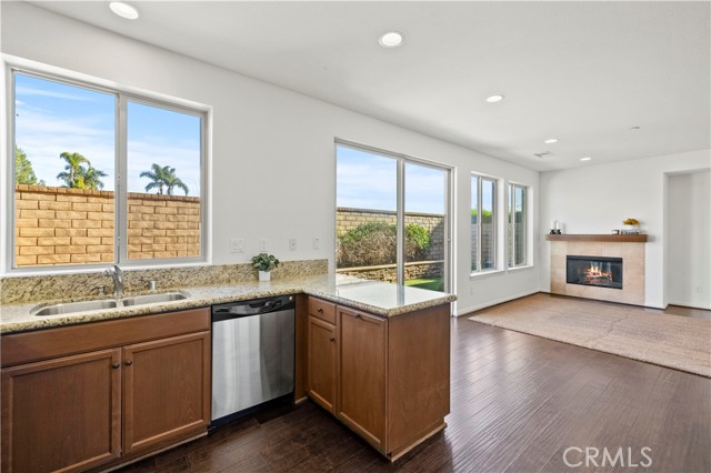 Detail Gallery Image 7 of 29 For 6790 Simmons Way, Moorpark,  CA 93021 - 3 Beds | 2/1 Baths