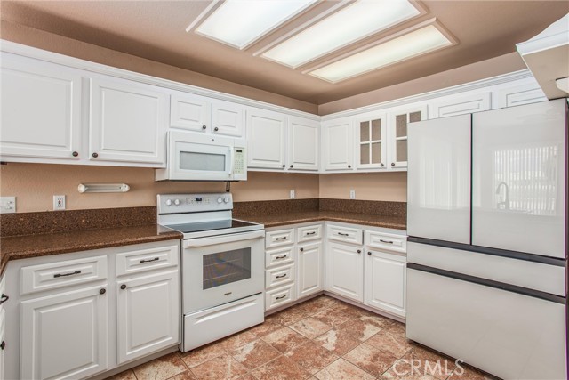Detail Gallery Image 9 of 38 For 588 Twin Hills Dr, Banning,  CA 92220 - 3 Beds | 2/1 Baths