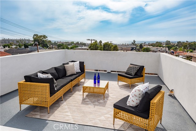 Detail Gallery Image 28 of 30 For 707 2nd St, Hermosa Beach,  CA 90254 - 4 Beds | 4/1 Baths