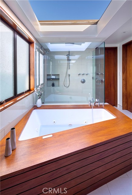 732 The Strand, Hermosa Beach, California 90254, 4 Bedrooms Bedrooms, ,2 BathroomsBathrooms,Residential,Sold,The Strand,SB25197850