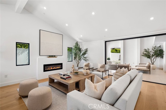 Detail Gallery Image 7 of 35 For 281 Santo Tomas Ave, Costa Mesa,  CA 92627 - 4 Beds | 4/1 Baths