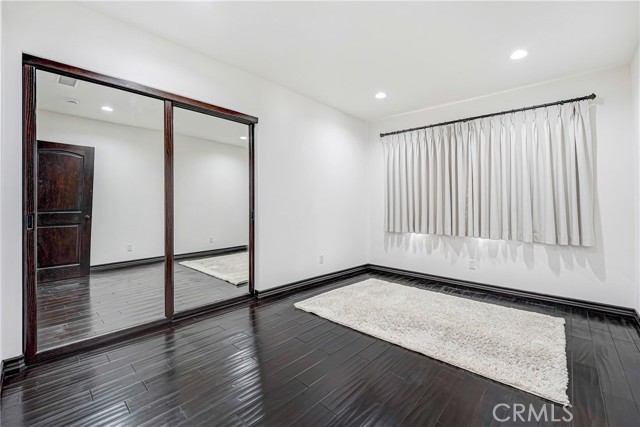 Detail Gallery Image 13 of 15 For 4529 Don Pio, Woodland Hills,  CA 91364 - 4 Beds | 2/1 Baths