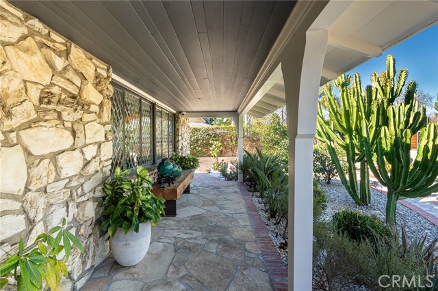 Detail Gallery Image 8 of 36 For 17928 Sunburst St, –,  CA 91325 - 3 Beds | 3 Baths