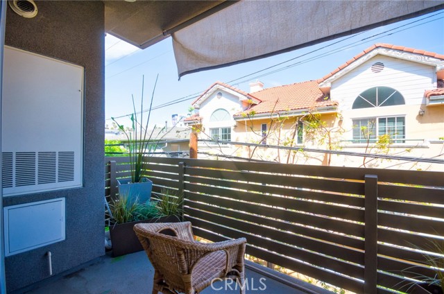 820 S Wilton Place, Los Angeles CA: https://media.crmls.org/medias/cc4e0cce-7cb2-4f4b-8de5-9a5d8ea169bb.jpg