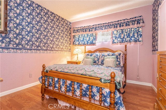 Detail Gallery Image 17 of 34 For 8811 Hayvenhurst Ave, North Hills,  CA 91343 - 4 Beds | 2 Baths