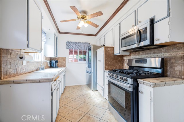 Detail Gallery Image 14 of 29 For 633 S Echo, Anaheim,  CA 92804 - 4 Beds | 2 Baths