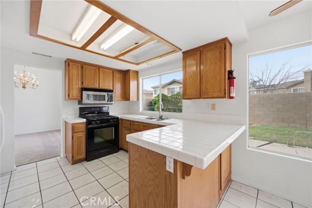 Detail Gallery Image 13 of 40 For 2039 Bayou Ct, Hemet,  CA 92545 - 4 Beds | 2/1 Baths