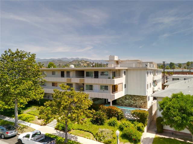 Detail Gallery Image 2 of 28 For 330 N Howard St #108,  Glendale,  CA 91206 - 2 Beds | 2 Baths