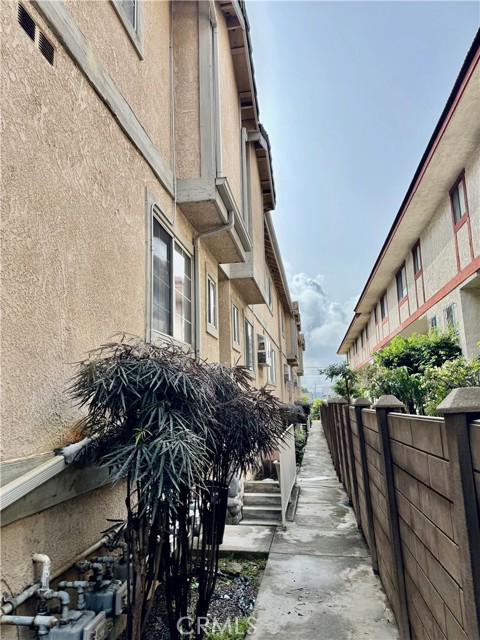 Detail Gallery Image 26 of 30 For 1820 Pepper St #E,  Alhambra,  CA 91801 - 2 Beds | 1/1 Baths