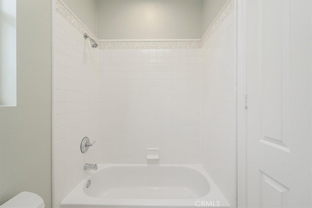 https://media.crmls.org/medias/cc4fd495-40b7-4b31-9014-9ae41a43dcf3.jpg?preset=X-Large