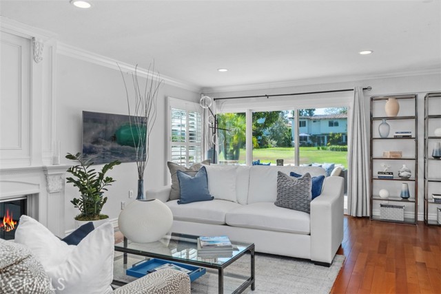 Detail Gallery Image 16 of 31 For 525 Vista Flora, Newport Beach,  CA 92660 - 3 Beds | 2/1 Baths