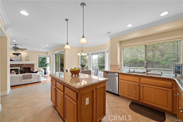 2811 N Roxbury, Orange CA: https://media.crmls.org/medias/cc5088dd-346b-4106-8ae2-7fd8d176da1c.jpg