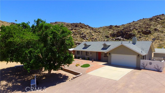 24212 Kansa Road, Apple Valley CA: https://media.crmls.org/medias/cc50afcf-8ff4-4218-a844-027774cdb6e7.jpg
