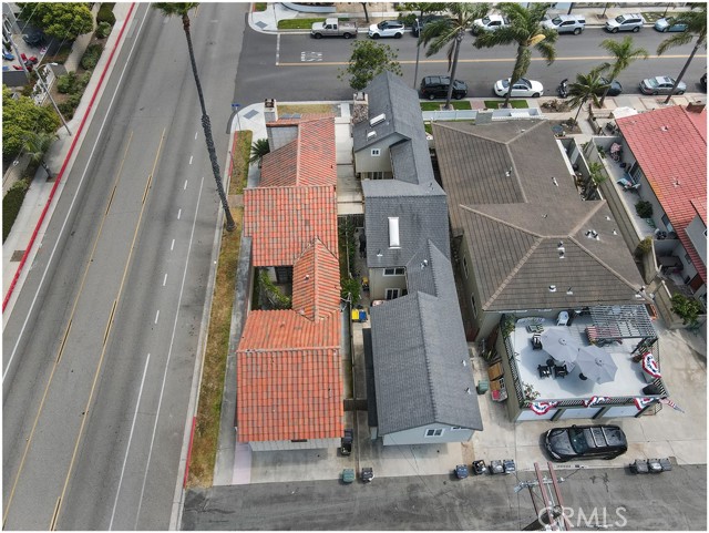627 19th Street, Huntington Beach CA: https://media.crmls.org/medias/cc5125a5-9f9b-4692-97d5-71fdfa9f93e6.jpg