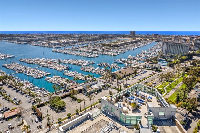 Detail Gallery Image 14 of 29 For 13700 Marina Pointe Dr #405,  Marina Del Rey,  CA 90292 - 3 Beds | 2/1 Baths