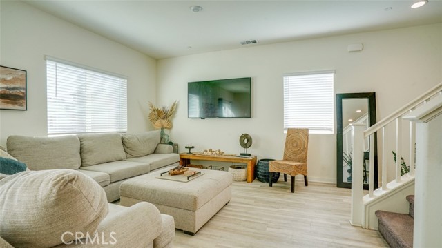 Detail Gallery Image 11 of 48 For 12848 Crown Hill Way, Moreno Valley,  CA 92555 - 3 Beds | 2/1 Baths