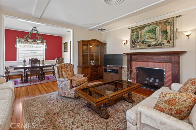 Detail Gallery Image 3 of 25 For 5544 Colbath, Sherman Oaks,  CA 91401 - 3 Beds | 2 Baths