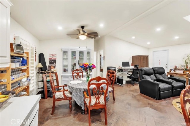 Detail Gallery Image 6 of 22 For 24425 Woolsey Canyon Road #132,  Canoga Park,  CA 91304 - 3 Beds | 2 Baths