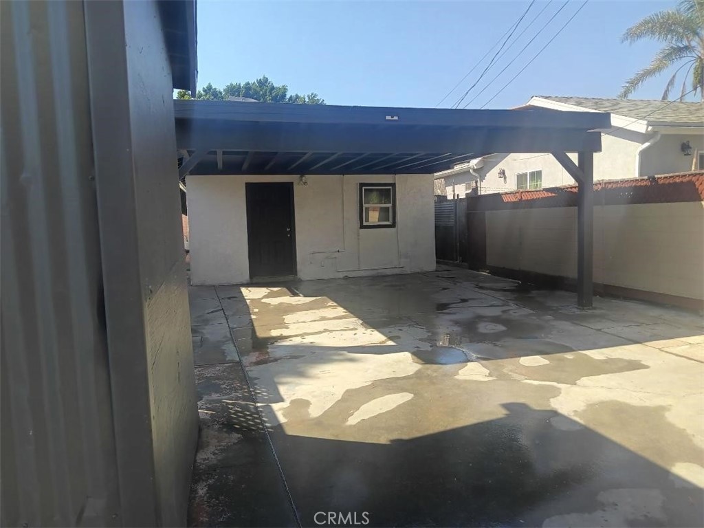 https://media.crmls.org/medias/cc550ee6-3939-4691-a9a9-4848931b56df.jpg?preset=X-Large