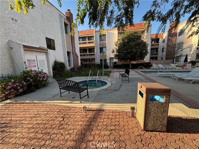 5533 Edward E Horton Lane, Encino CA: https://media.crmls.org/medias/cc55c711-76fe-4d38-9e0b-9a7f2746ca66.jpg