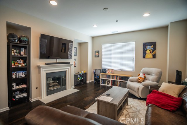2303 Jefferson Street, Torrance CA: https://media.crmls.org/medias/cc566e18-7c86-4e04-a3c3-ea9a8c25f51b.jpg