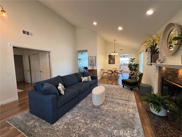 Detail Gallery Image 3 of 25 For 1200 Goldenview, Corona,  CA 92882 - 4 Beds | 2 Baths