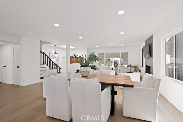 Detail Gallery Image 12 of 45 For 17805 Winterberry St, Fountain Valley,  CA 92708 - 6 Beds | 5/1 Baths