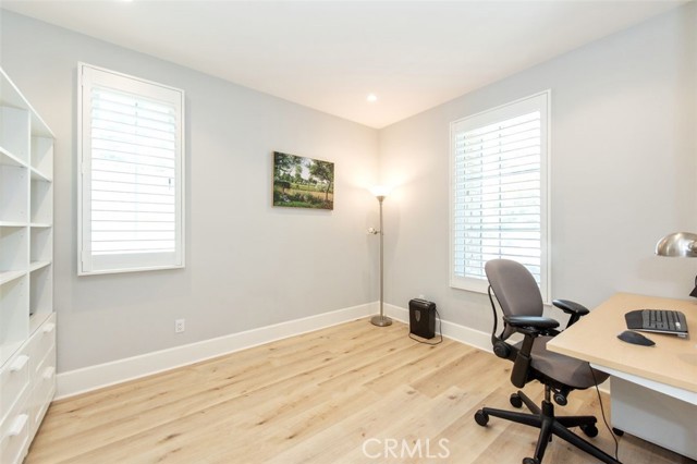 Detail Gallery Image 11 of 18 For 114 Vigna, Irvine,  CA 92602 - 4 Beds | 3/1 Baths