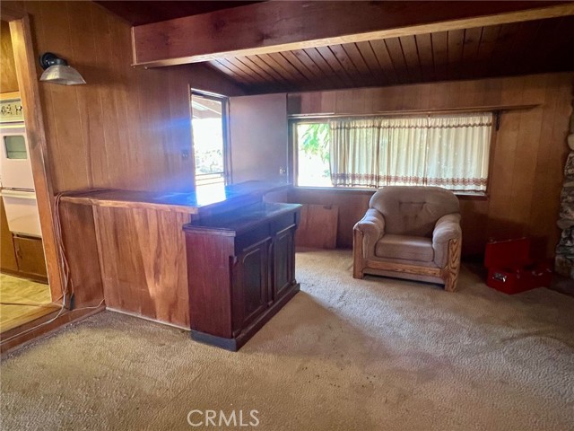 8165 Mammoth Avenue, Panorama City CA: https://media.crmls.org/medias/cc57e67a-444e-4cb0-a1fa-64f02f81bffa.jpg