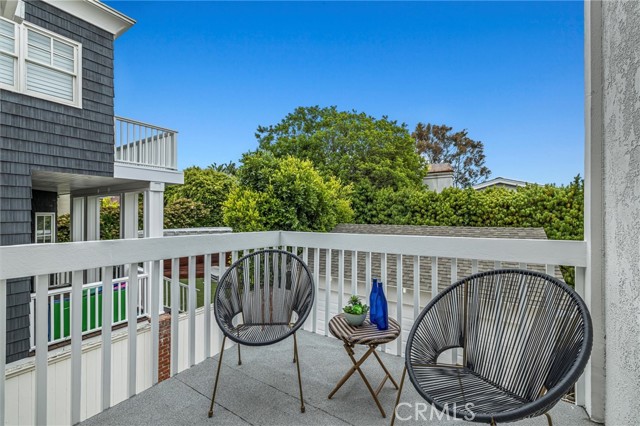 628 29th Street, Manhattan Beach CA: https://media.crmls.org/medias/cc57f456-5f84-48e5-85bb-158d9cdd489b.jpg