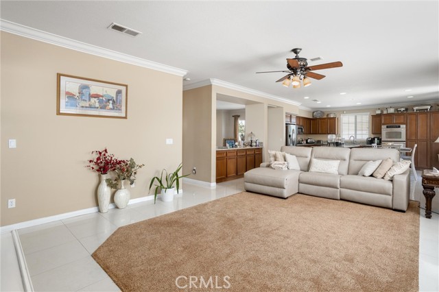 15850 Twin Lakes Dr, Moreno Valley CA: https://media.crmls.org/medias/cc5805b9-dac1-4625-9c5c-8cc53ee1033c.jpg