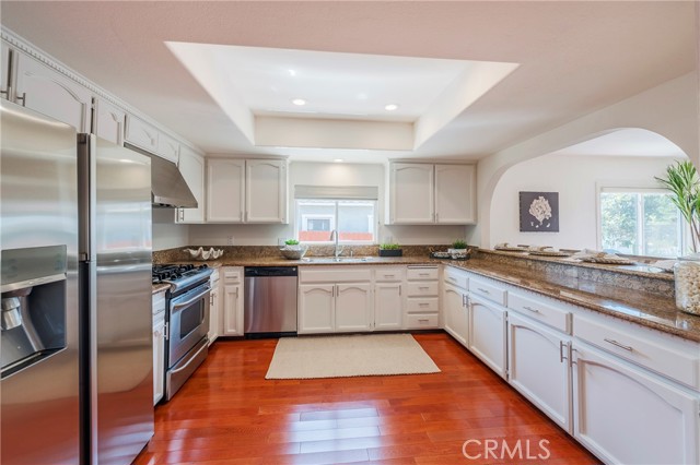 Detail Gallery Image 4 of 7 For 2103 Belmont Ln, Redondo Beach,  CA 90278 - 3 Beds | 3 Baths