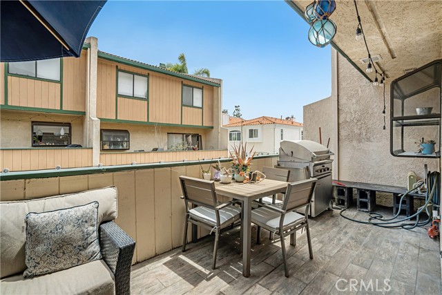 721 Irena Avenue, Redondo Beach, California 90277, 3 Bedrooms Bedrooms, ,2 BathroomsBathrooms,Residential,Sold,Irena,SB22099443