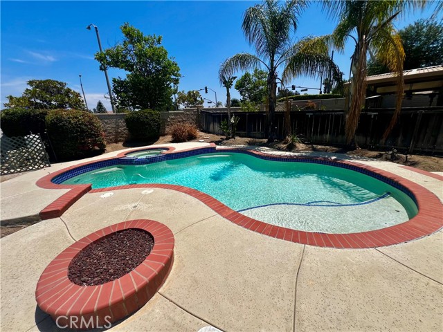 361 Adirondack Drive, Corona CA: https://media.crmls.org/medias/cc5abb6f-a2f8-4ffe-a26c-f70782249670.jpg
